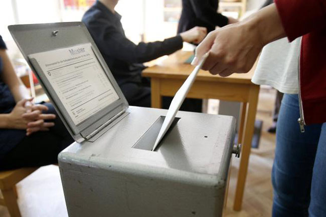 Swiss voters reject minimum wage