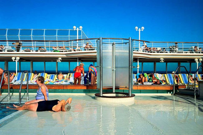 Carnival's CEO explains the cruise industry's biggest problem (Photographer-Rob Payne-Gallery Stock)